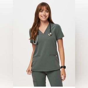 FIGS Women's V-Neck Scrub Top in Slate